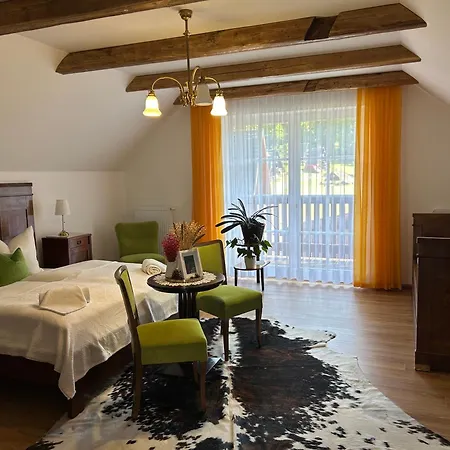 Pod Javorom 度假居 *